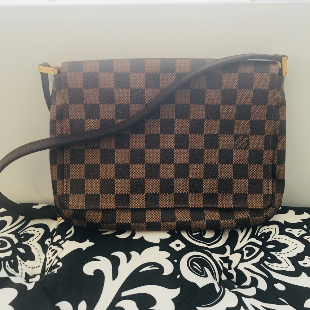 Extra pics listing: Authentic Louis Vuitton!